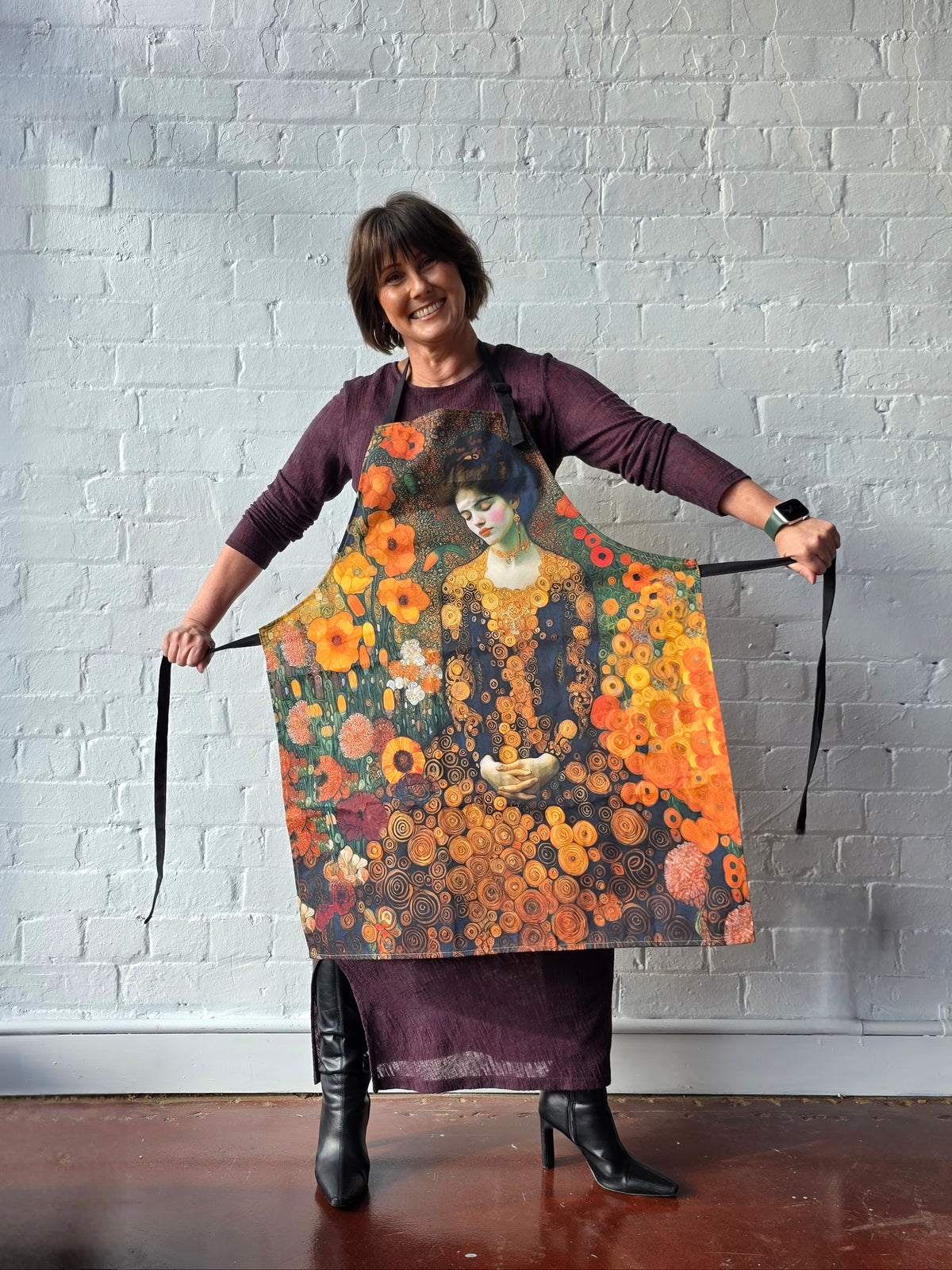 MINT Apron - Bathed In Gold