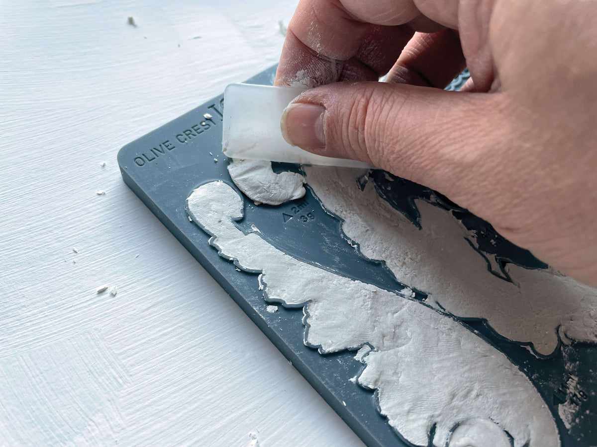Olive Crest Decor Mould - IOD Mould
